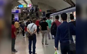 В Ташкенте пассажиров метро высадили из поезда в праздничный день