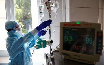 Сколько пациентов скончались от пневмонии за последние сутки?