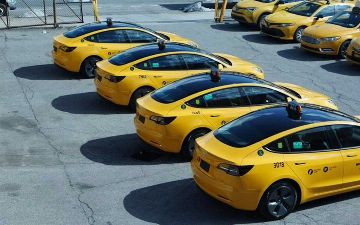 В США электромобили Tesla начали использоваться в качестве такси