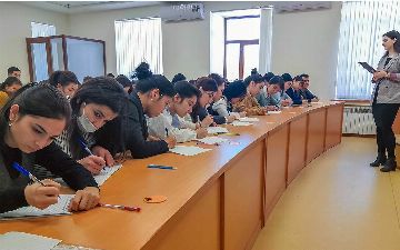 В Узбекистане со следующего учебного года введут дистанционную форму обучения