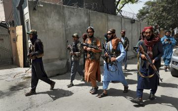 Талибы заявили, что не будут преследовать Гани