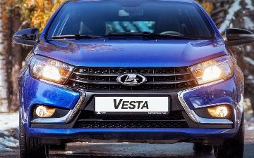 Цены на Lada Vesta у дилеров в России достигли почти $26 тысяч