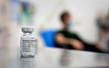 В Узбекистане медики пытались продать вакцину от «короны» почти за $5000