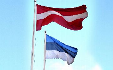 Латвия и Эстония закрывают российские консульства
