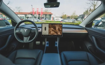Илон Маск планирует наладить массовое производство беспилотных Tesla