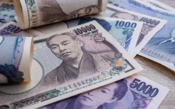Курсы на 25 июля: упали все валюты, кроме иены