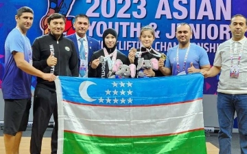 Худойкулова и Абдуллаева завоевали шесть медалей на ЧА по тяжелой атлетике