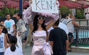 В Ташкенте девушка ищет своего Кена 
