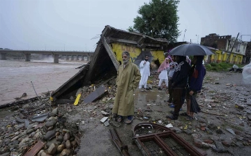 В Пакистане из-за наводнения эвакуировали свыше 200 тысяч человек