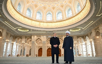 Shavkat Mirziyoyev Imom Buxoriy majmuasini borib ko‘rdi (foto)