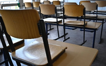 В Хорезме директор школы избил ученика из-за опоздания на экзамен