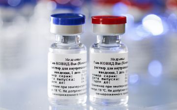 Стало известно, умер ли кто-то от вакцины против коронавируса в России