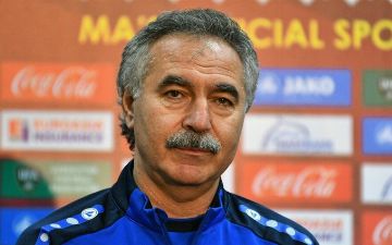Наставник сборной Узбекистана по футболу Вадим Абрамов извинился перед фанатами 