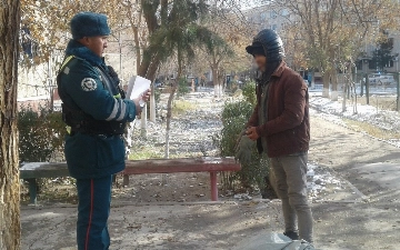 В Узбекистане правоохранители спасли троих бездомных от жуткого холода