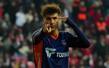 Эльдор Шомуродов стал лидером чемпионата Турции по системе гол+пас