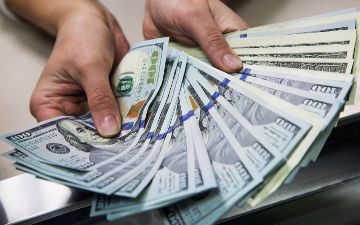 Курс доллара в Узбекистане продолжает понижаться 