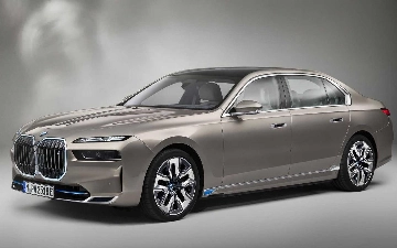 BMW тестирует электроседан i7 2023 модельного года