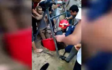 Спасатели достали мужчину из восьмиметрового колодца в Самарканде — видео