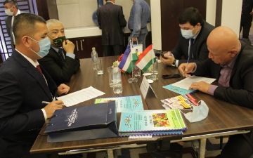 Узбекские и таджикские деловые круги подписали соглашения на десятки миллионов долларов 