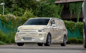 В сети показали обновленные Mercedes Vito и V-Class