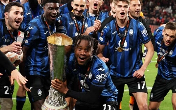 «Аталанта» разгромила непобедимый «Байер» в финале Лиги Европы