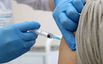 Привитым от COVID-19 посоветовали, что делать после получения первой дозы вакцины