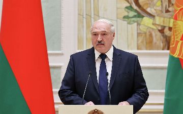 «Я даже побаиваюсь иногда, когда начинаю с ним разговаривать о планах Узбекистана», - Лукашенко о политике Шавката Мирзиёева