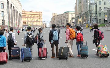 В России иностранцев, прибывших без виз и более чем на три месяца, обязали сдавать биометрию