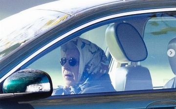 Какие машины водит Королева Елизавета в свои 95 лет? У нее есть любимые&nbsp;«ласточки»