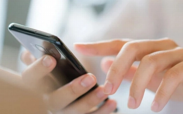 В Казахстане школьникам запретят пользоваться телефонами во время уроков