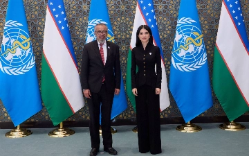 Саида Мирзиёева встретилась с главой ВОЗ на форуме в Самарканде