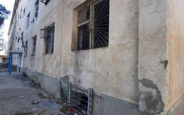 Порядка 60 семей проживают в полуразрушенном общежитии в Карши: областной хокимият прокомментировал ситуацию - фото