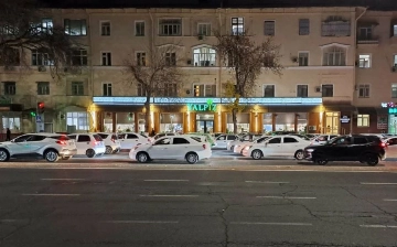 «Шум и запах жареной еды»: в Ташкенте временно закрыли ресторан Yalpiz