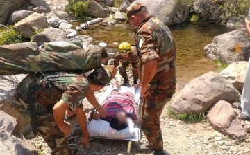 Специалисты спасли женщину, получившую травму в горах Бостанлыка