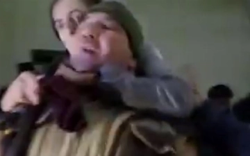 Жительница Чирчика угрожала ножом электрику — видео