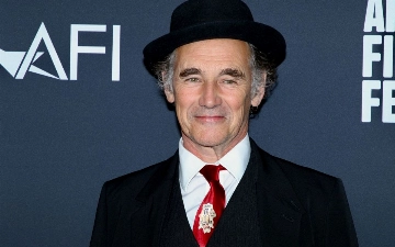 Марк Райлэнс присоединился к касту фильма Луки Гуаданьино Artificial