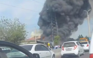 Zangiotadagi gilam do‘konida yong‘in sodir bo‘ldi