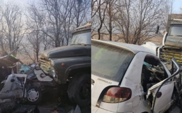 В Джизаке Matiz столкнулся с грузовиком на «встречке», погибли три человека