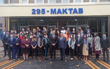 27 американских учителей приехали преподавать английский язык узбекским учащимся 