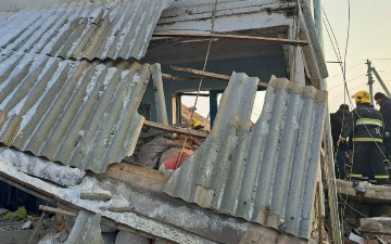 В одном из домов Сырдарьи произошел взрыв, есть погибшие — видео