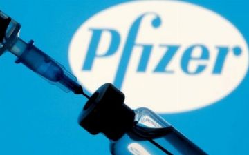 Стало известно, эффективна ли вакцина Pfizer в борьбе с «омикроном»