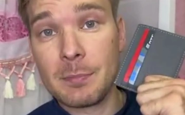 Мигранта из России шокировали просьбой называть пин-коды от карт при покупках в Узбекистане — видео