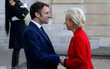 Урсулу фон дер Ляйен обвинили в удалении переписки с президентом Макроном