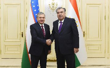 Эмомали Рахмон поздравил Шавката Мирзиёева с победой на президентских выборах в Узбекистане
