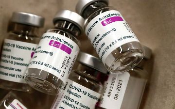В Австрии приостановили вакцинацию препаратом AstraZeneca после смерти привитого