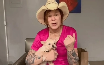 Микки Рурк отверг краудфандинг в свою пользу