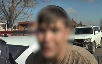 Пьяный узбекистанец угнал Lexus и уехал на кладбище в Алматы — видео