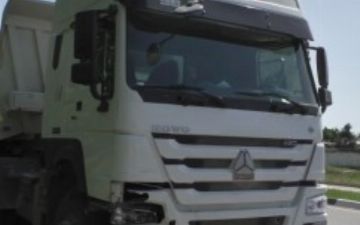 В Джизакской области грузовик с отказавшими тормозами столкнулся с четырьмя автомобилями