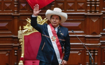 Президента Перу задержали по обвинению в попытке совершения государственного переворота