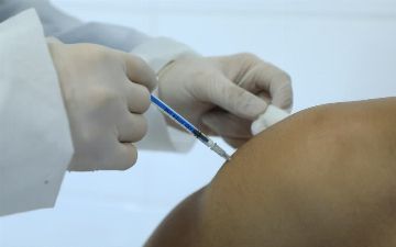 Количество участников в испытаниях китайской вакцины от COVID-19 в Узбекистане превысило восемь тысяч человек